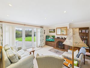 Sitting Room- click for photo gallery